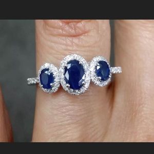 WOW! 1.20 carat 14k blue sapphire & diamond ring!
